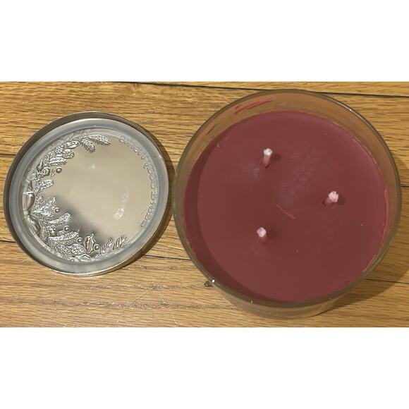 New Bath & Body Works The Perfect Christmas 14.5 oz Candle - Picture 6 of 7